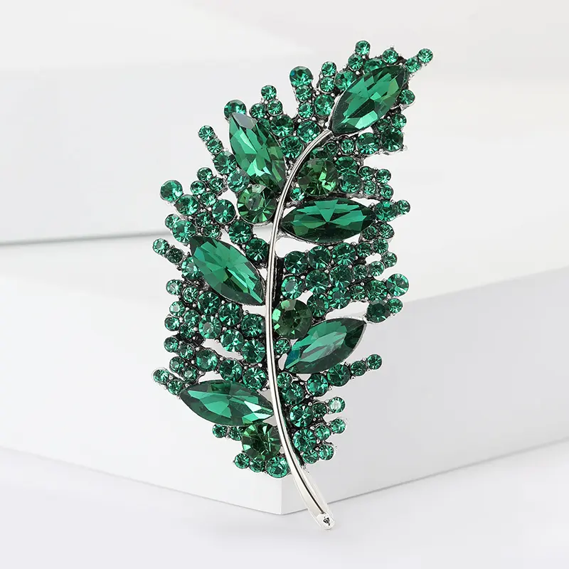 Wholesale Luxury Leaf Shape Rhinestone Brooch M...