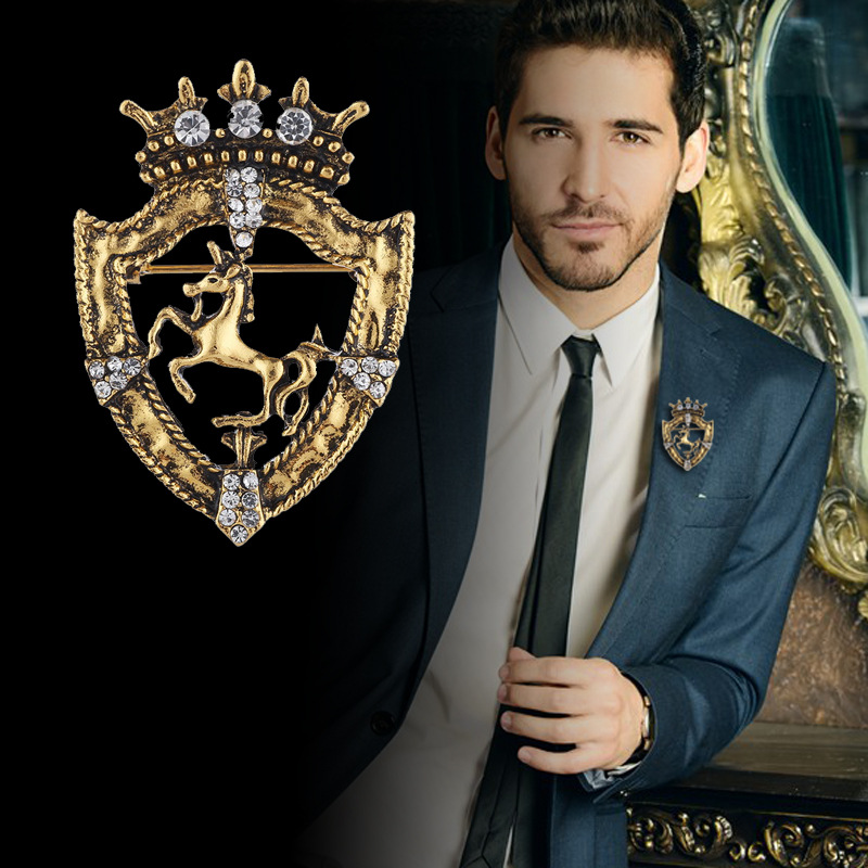 Personalized Trendy Men's Suit Retro Shield Horse Crown Brooch BC-1045
