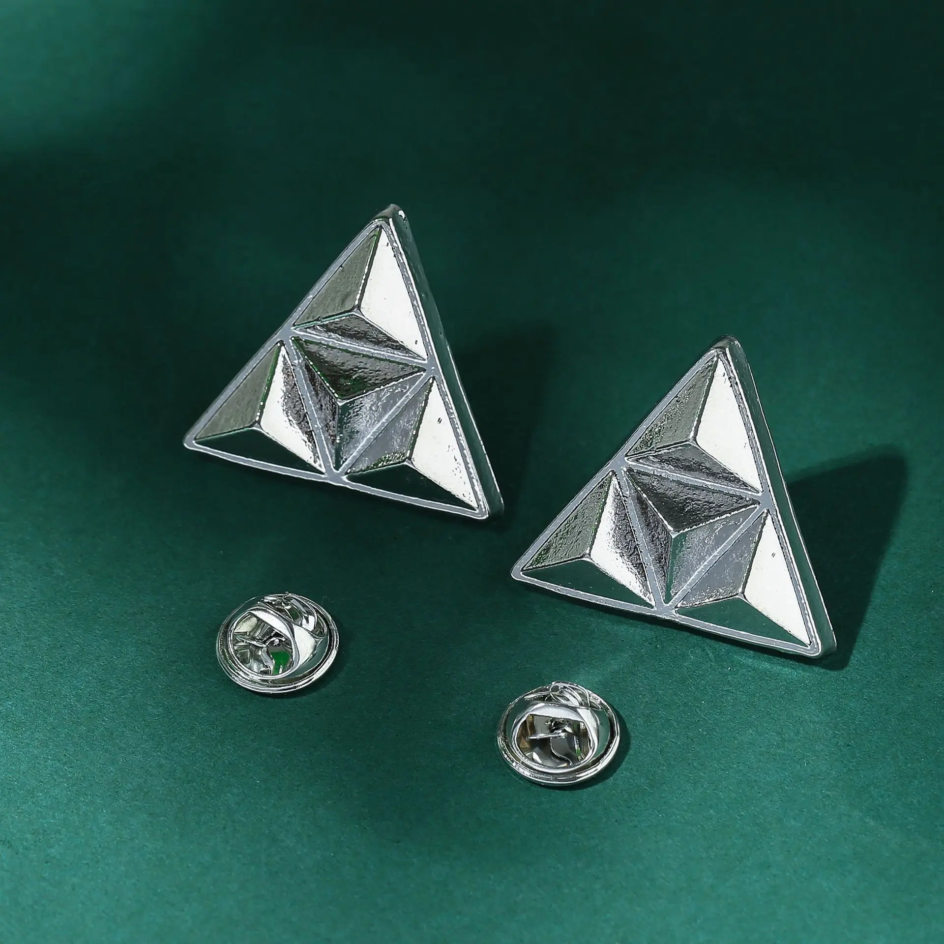 纯金属银色三角形一对.jpg