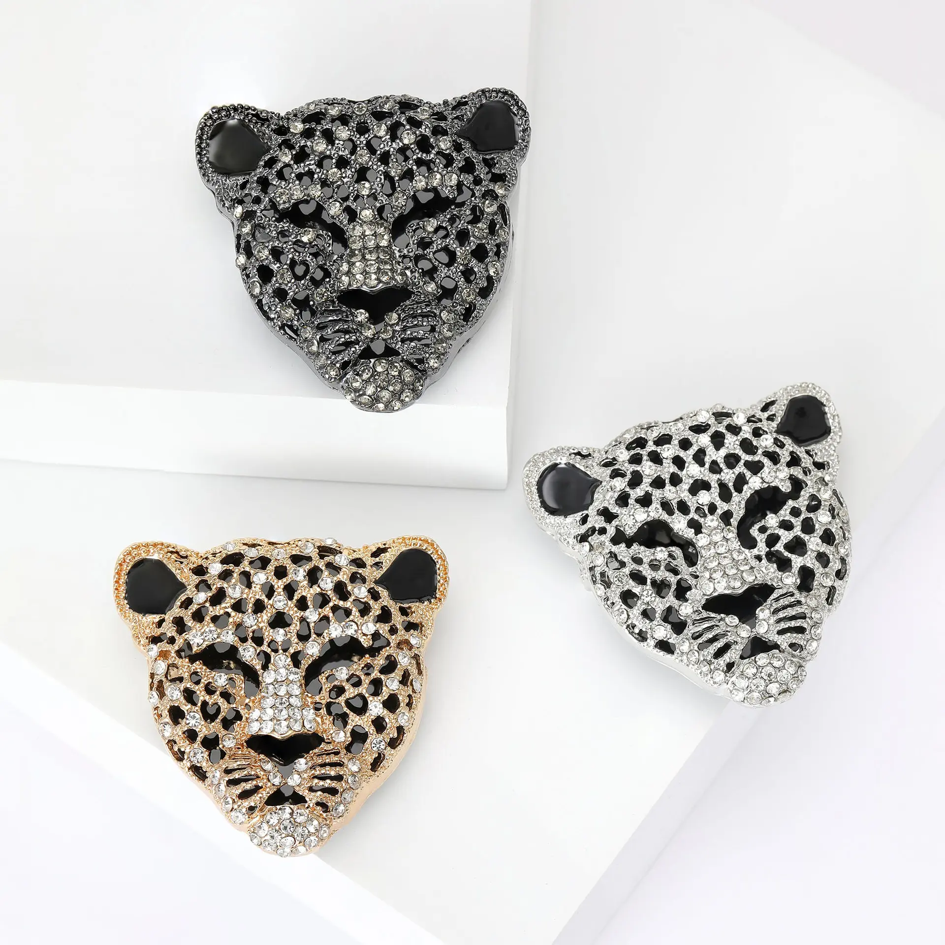Golden Leopard Brooch Animal Lapel Pin Badge Co...